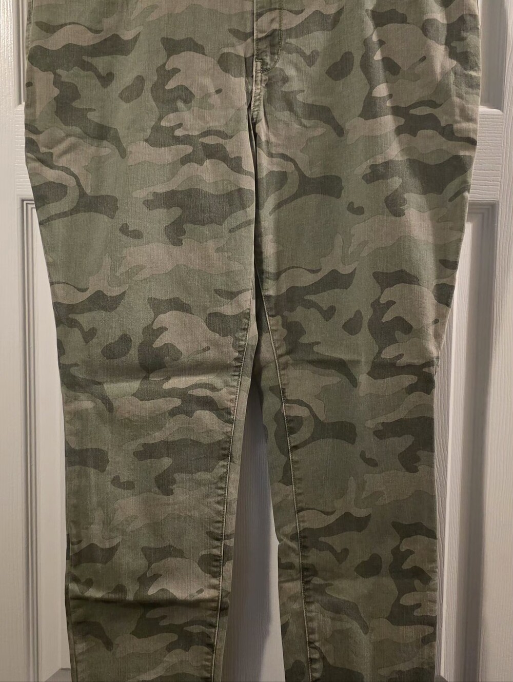 Old Navy Women's Straight Leg Camo Jeans - Olive Green